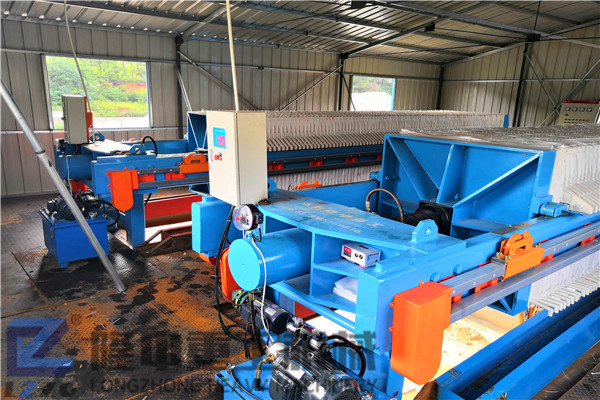 污泥壓濾機(jī)種類多，全套設(shè)備有哪些？